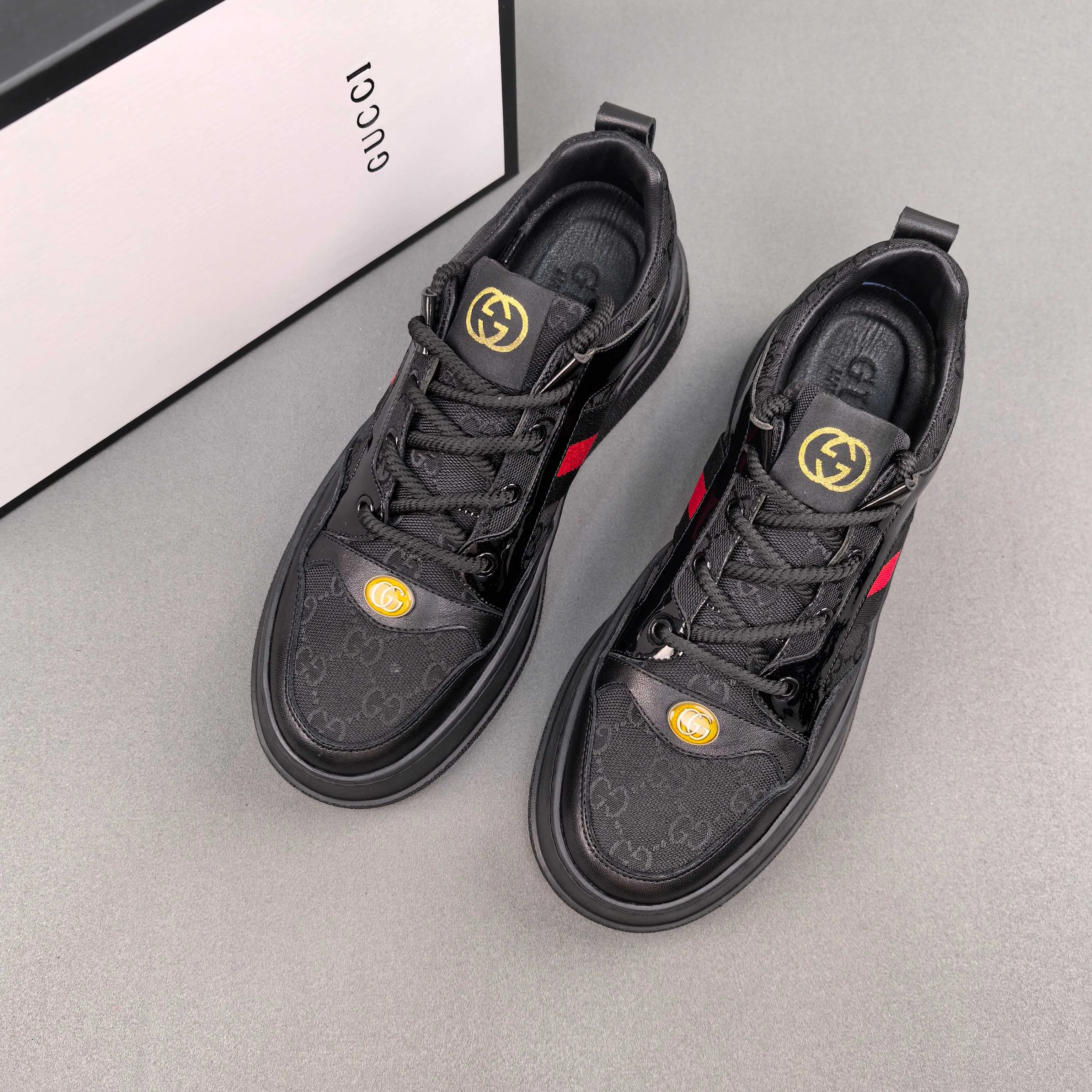 PP440🍒🍒🍒Gucci GUCCI official website latest model🎁classic casual fashion men's shoes👟hot style💥simple and elegant style, exclusive for trendy men. Unique official website latest brand elements👑Gucci original decoration, fashionable and generous, original soft calfskin fabric➕Comfortable soft first-layer pigskin lining ✅The official website specifies wear-resistant casual outsole, the classic model is taken at the counter in real life🎬Color: 2⃣️colors available😍Number 38-44